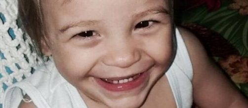 M&atilde;e de &Iacute;sis Helena disse &agrave; pol&iacute;cia que filha sofreu convuls&otilde;es. (Reprodu&ccedil;&atilde;o)