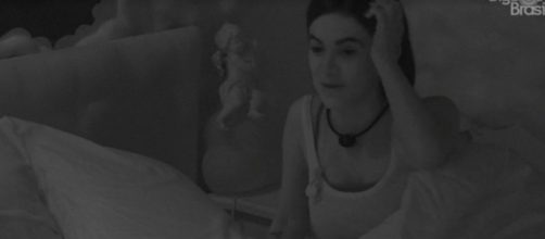 Manu conversa com Thelma e Babu. (Reprodu&ccedil;&atilde;o/TV Globo)