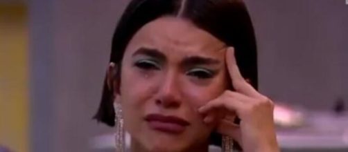 Manu voltou a criticar os dias a mais que o programa ter&aacute;. (Foto: Globo).