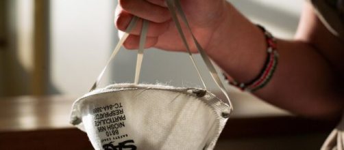 M&aacute;scaras cir&uacute;rgicas s&atilde;o disponibilizadas gratuitamente. (Arquivo Blasting News)