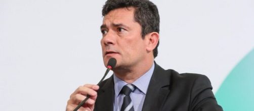 Crise com Sergio Moro derruba a bolsa e faz o d&oacute;lar subir novamente. ( Arquivo Blasting News )