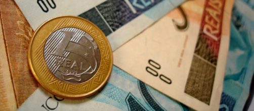 Homem tem dinheiro levado por bandido. (Arquivo Blasting News)