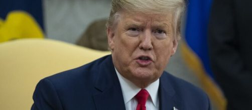 Trump sugere 'inje&ccedil;&atilde;o de desinfetantes' para tratar covid-19. (Arquivo Blasting News)