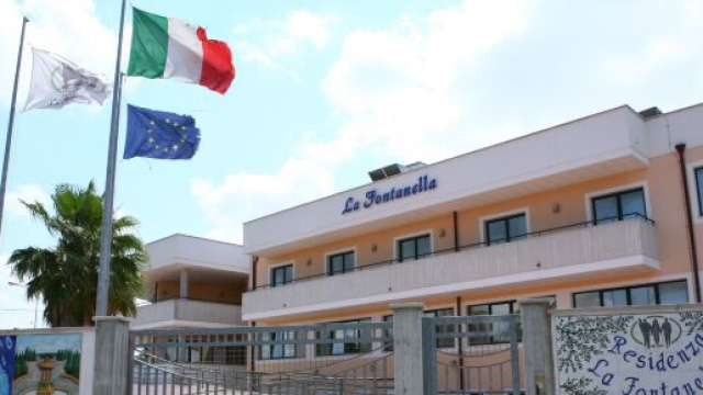 Lecce, anziani malati di Covid-19 lasciati soli in Rsa di Soleto: tre indagati