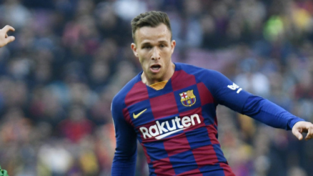 L'Inter tratta Arthur con il Barcellona