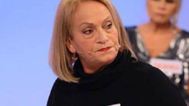 Uomini e Donne, l'ex dama Angela: 'Sembra tutto pilotato, Gemma &egrave; un'attrice e mi fa pena'.