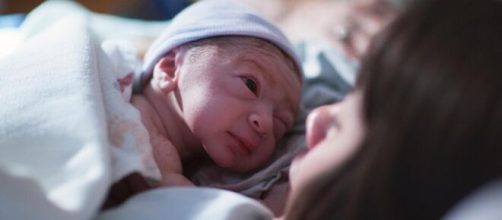 Jovem d&aacute; &agrave; luz em Satos (SP) sem saber de gravidez. (Arquivo Blasting News)