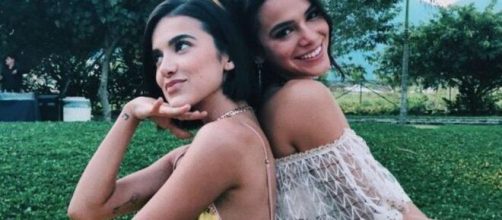 Manu e Marquezine tem a mesma tatuagem, s&iacute;mbolo da amizade das duas. (Reprodu&ccedil;&atilde;o/Instagram/@brunamarquezine)