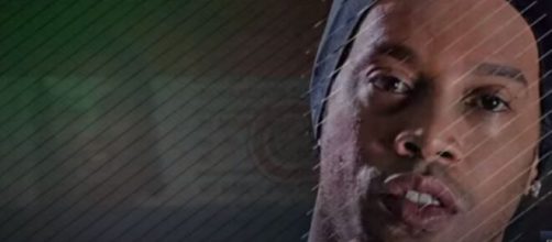 Ronaldinho e Roberto Assis est&atilde;o em pris&atilde;o domiciliar. (Reprodu&ccedil;&atilde;o/Youtube)