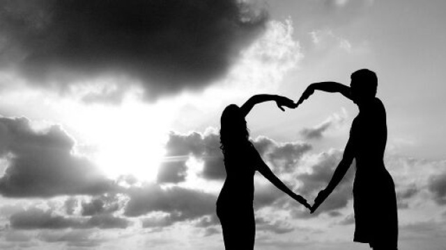 Coronavirus, Fase 2: non sar&agrave; consentito ancora vedere i propri amici o fidanzati