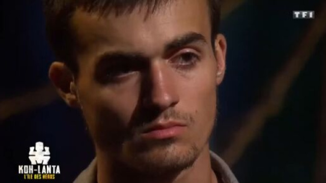 Sam encaisse son &eacute;limination difficile pour lui. Credit : TF1 Capture