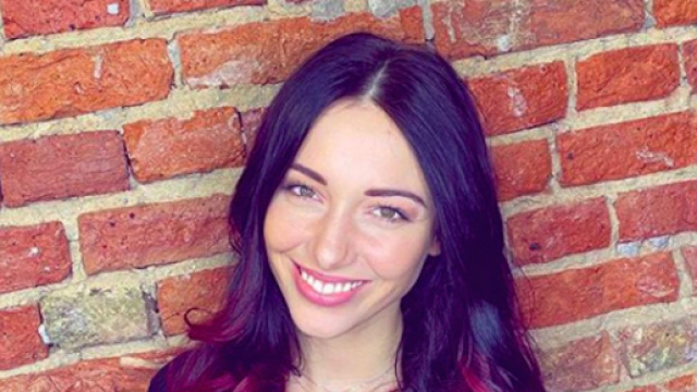 TPMP : Delphine Wespiser soutient la cause animale en posant dans sa douche. Credit : Instagram/wespiserd