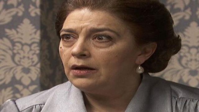 Il Segreto, anticipazioni al 9 maggio: Tomas e Adolfo entrano nel nascondiglio di Francisca