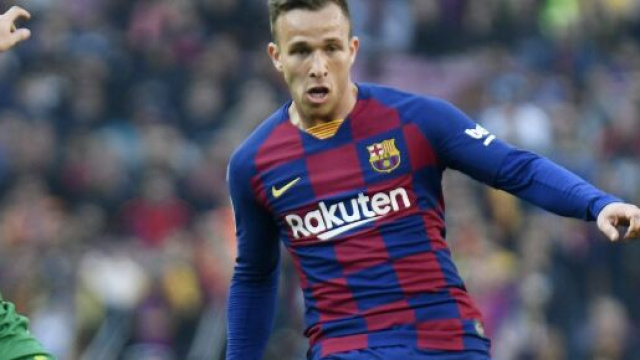 La Juventus pensa ad Arthur del Barcellona per rinforzare il centrocampo.
