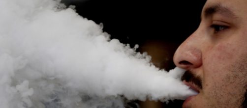 Los fumadores del sexo masculino son mas propensos a fallecer luego de contraer Covid-19 debido a sus antecedente con el tabaco