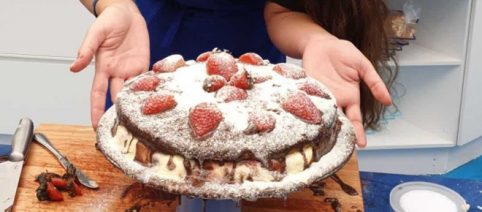 Receita do bolo de aniversário de Rafa Kalimann preparado por Manu Gavassi e Babu