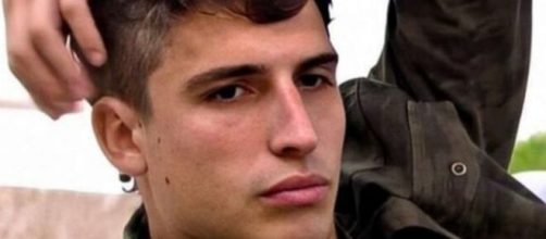 F&atilde;s de Prior descumprem medidas de prote&ccedil;&atilde;o contra coronav&iacute;rus e tietam o ex-BBB. (Reprodu&ccedil;&atilde;o/TV Globo)