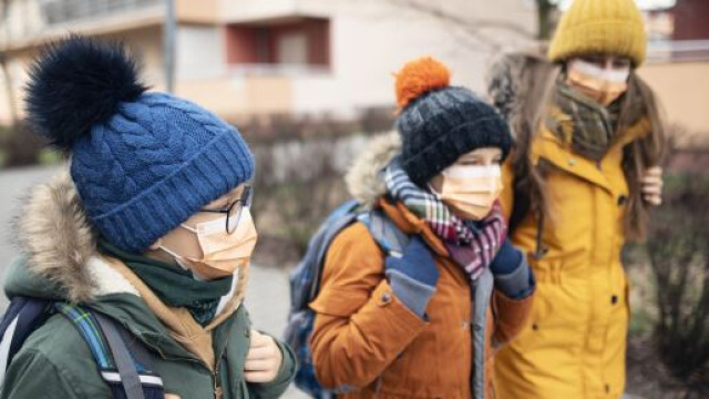 Coronavirus, l'OMS ritiene che il patogeno possa diffondersi anche attraverso l'aria