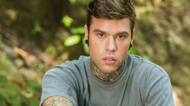 Fedez denuncia alla polizia un canale Telegram con materiale pedopornografico