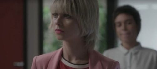 Assistente pessoal ser&aacute; humilhada pela chefe. (Reprodu&ccedil;&atilde;o/TV Globo)