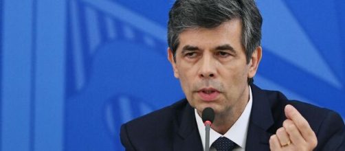 Nelson Teich afirma que n&atilde;o sabe quando ser&aacute; o pico do Covid-19. (Arquivo Blasting News)