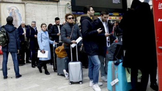 Fase 2, sar&agrave; boom di rientri da Milano verso il sud: sold out bus,treni e aerei