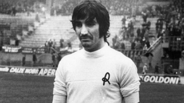 Ezio Vendrame negli anni '70 con la maglia del Lanerossi Vicenza.