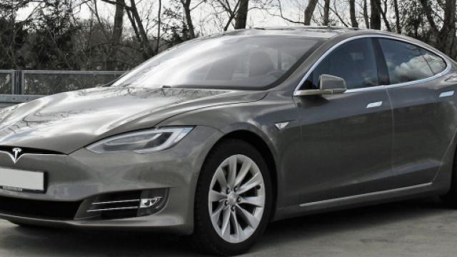 Tesla atteint par la crise sanitaire. Credit : Wikimedia Commons/Mariordo