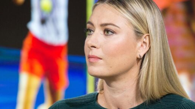 La Sharapova posta sui social il suo numero di telefono: 'Scrivetemi, risponder&ograve; a tutti'