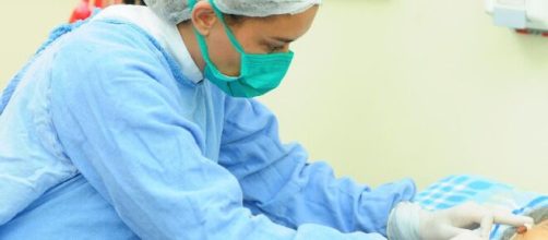 Profissionais da Sa&uacute;de est&atilde;o na linha de frente para combater o coronav&iacute;rus, entretanto, enfrentam dificuldades diariamente. (Blasting News)