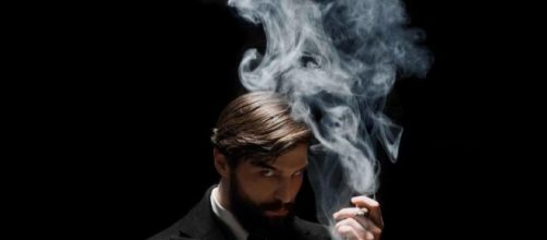 Robert Finster interpreta o jovem Sigmund Freud. (Reprodu&ccedil;&atilde;o/Netflix)