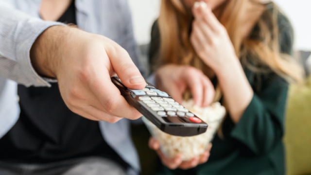 Shows &agrave; regarder en Avril. Credit : Pexels/JESHOOTS.com