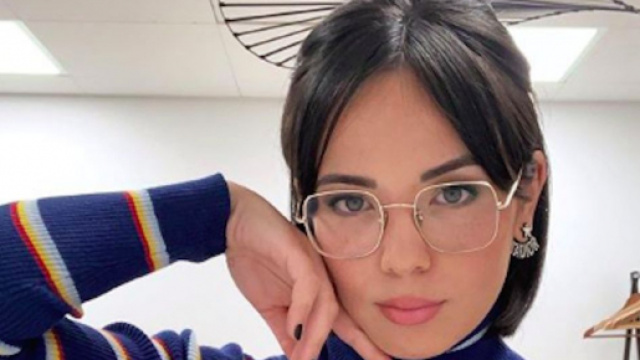 TPMP : Agathe Auproux publie une photo et d&eacute;voile sa poitrine imposante lors d'une balade. Credit : Instagram/agatheauproux