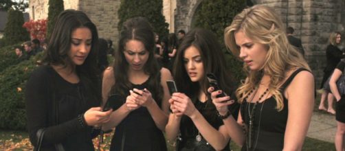 Famosas de "Pretty Little Liars" atualmente. (Reprodu&ccedil;&atilde;o/ABC Family)