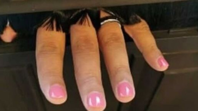 Coronavirus : elle fait une manucure &agrave; son mari pendant le confinement