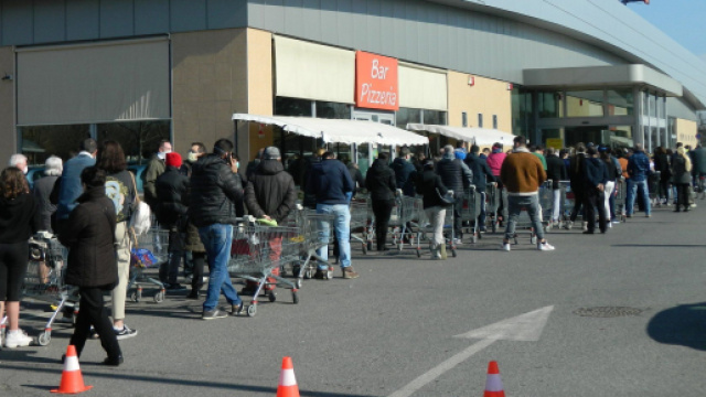 Nella Regione Abruzzo si prepara l'ordinanza per chiudere i supermercati a Pasqua.