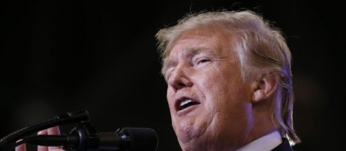 Donald Trump puso encima de la mesa dejar de financiar la OMS