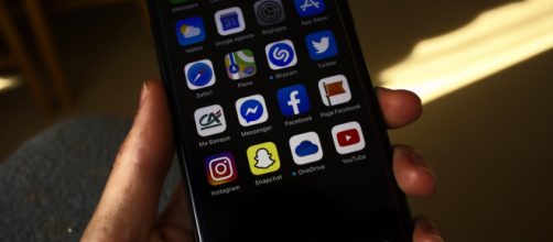 Fotos gratis : Iphone, manzana, Tel&eacute;fono m&oacute;vil, Tel&eacute;fono ... - pxhere.com