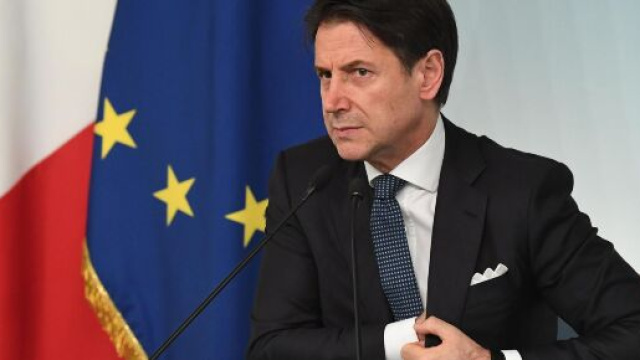 Bonus colf, ipotesi decreto aprile: Reddito emergenza 500 &euro; ai precari, Cig ai licenziati.