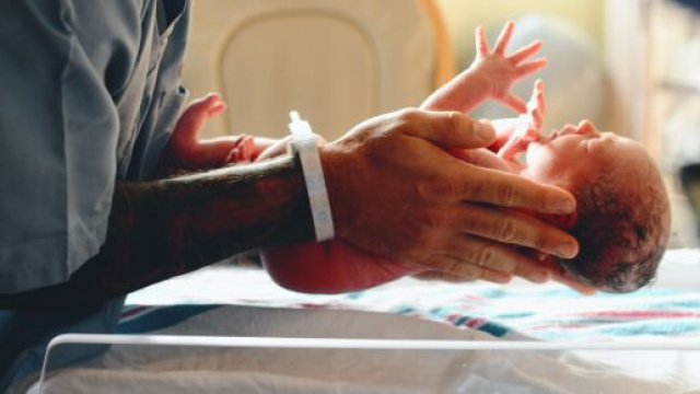 &Egrave; nata Giulia la figlia di Mattia, ritenuto il paziente 1 da Covid-19 in Italia, e di Valentina