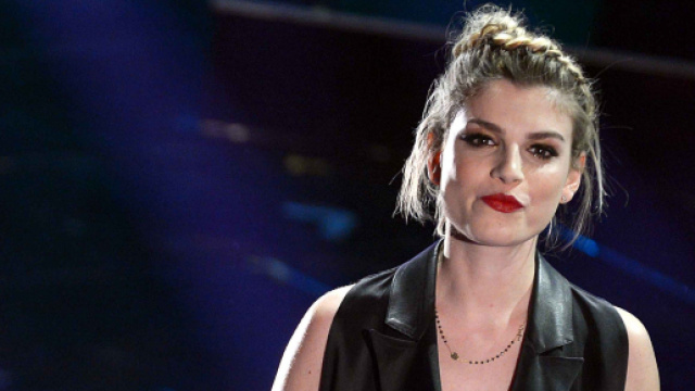 Emma Marrone minacciata di morte su Instagram. Lei risponde a tono