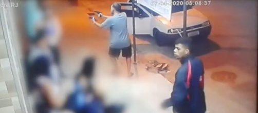 Bandido passa mal e desmaia durante assalto no Rio de Janeiro (Foto: G1)