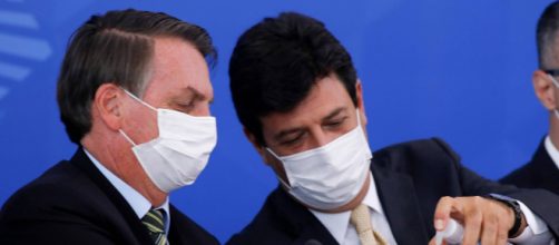 Bolsonaro avaliou demitir Mandetta, que sofre press&atilde;o no cargo. (Arquivo Blasting News)