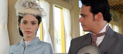 Sinh&aacute; Mo&ccedil;a era interpretada pela atriz D&eacute;bora. (Reprodu&ccedil;&atilde;o/TV Globo)