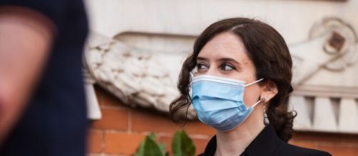 D&iacute;az Ayuso es querella por familiares de v&iacute;ctimas del coronavirus en residencias de mayores