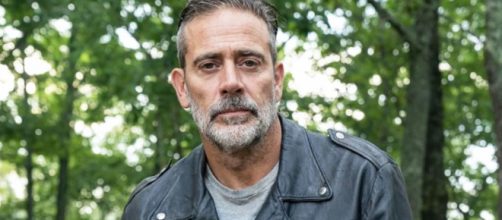Negan &eacute; interpretado por Jeffrey Dean Morgan. (Reprodu&ccedil;&atilde;o/Instagram/@amcthewalkingdead)