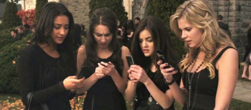 "Pretty Little Liars" estreou em 2010. (Reprodu&ccedil;&atilde;o/Freeform)