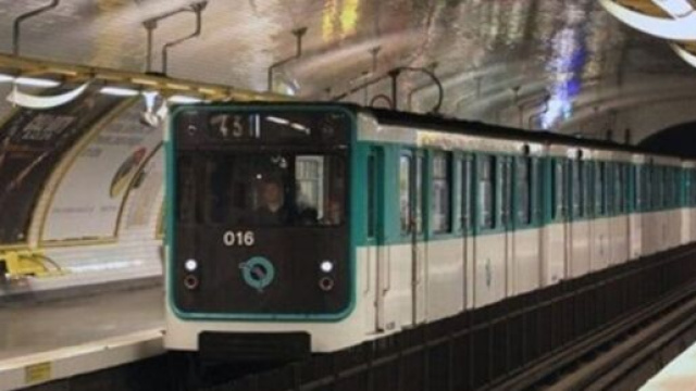 D&eacute;confinement - des sc&egrave;nes &agrave; peine croyable dans les transports parisiens aujourd'hui - photo Flickr