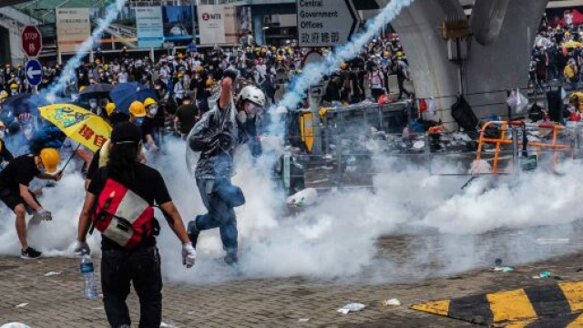 Extradition Protesters in Hong Kong Face Tear Gas and Rubber ... - nytimes.com