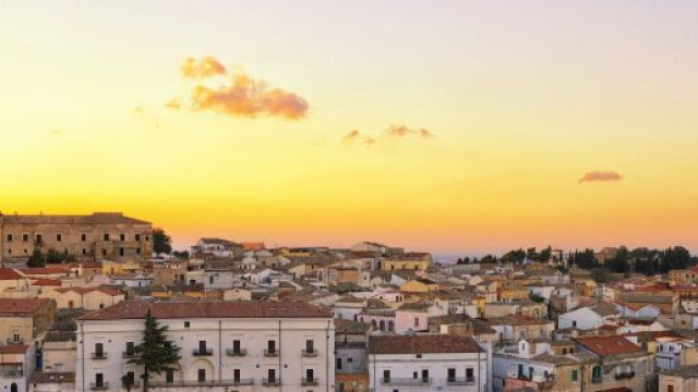 Foggia, il sindaco di Ascoli Satriano minaccia di chiudere la citt&agrave; per i numerosi assembramenti